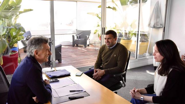 Mauricio Macru junto a la vicepresidenta primera del PRO, Soledad Martínez, y el Secretario General, Facundo Pérez Carletti.