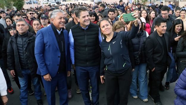 El gobernador de Neuquén Rolo Figueroa y el intendente de la capital Mariano Gaido comparten actos, inauguraciones y puestas en escena. El gobernador de Neuquén Rolo Figueroa y el intendente de la capital Mariano Gaido comparten actos, inauguraciones y puestas en escena.