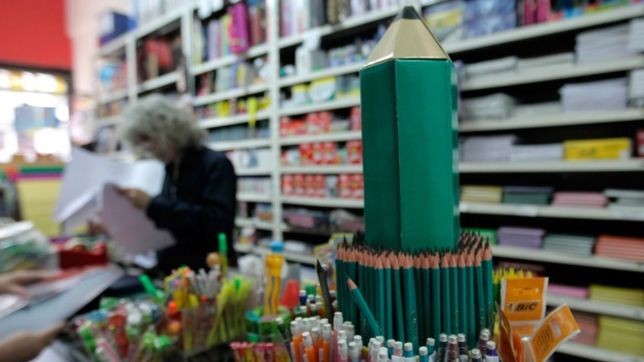 al cole con alberto: definen el kit escolar de utiles cuidados