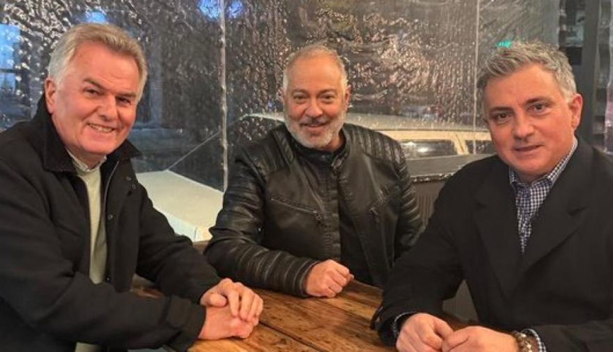 Sebastián Pareja junto a Oscar Liberman y Héctor Gay, candidatos de LLA en Bahía Blanca