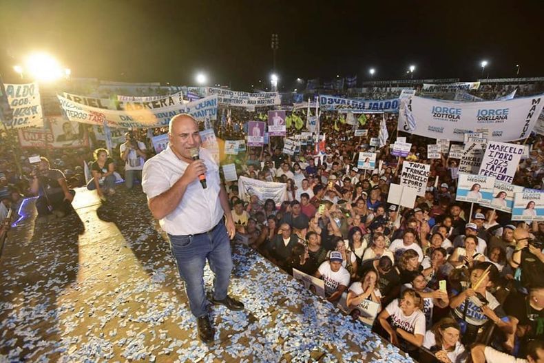 La postal de Juan Manzur candidato puede repetirse en 2027.