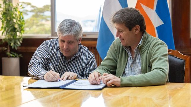 El gobernador de Tierra del Fuego junto con el flamante jefe de Gabinete.