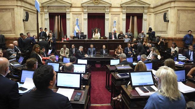 El Senado aprobó el proyecto de reforma laboral.