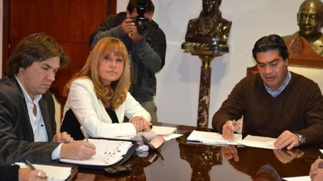 por un acuerdo entre oficialismo y oposicion, boleta unica electronica en 32% de las mesas