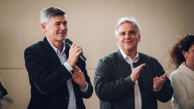 Daniel Passerini con Martín Llaryora